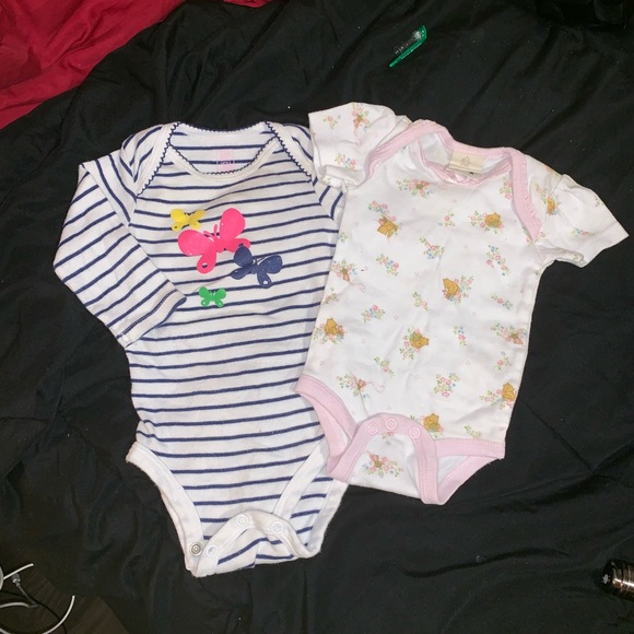 2 Girls Onesies sizes 3 & 6 mos - Picture 7 of 7
